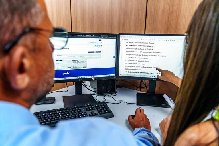 CNH: Contran acaba com aulas obrigatórias em autoescolas