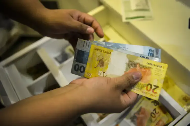 Novo salário mínimo injetará R$ 81,7 bi na economia, estima Dieese