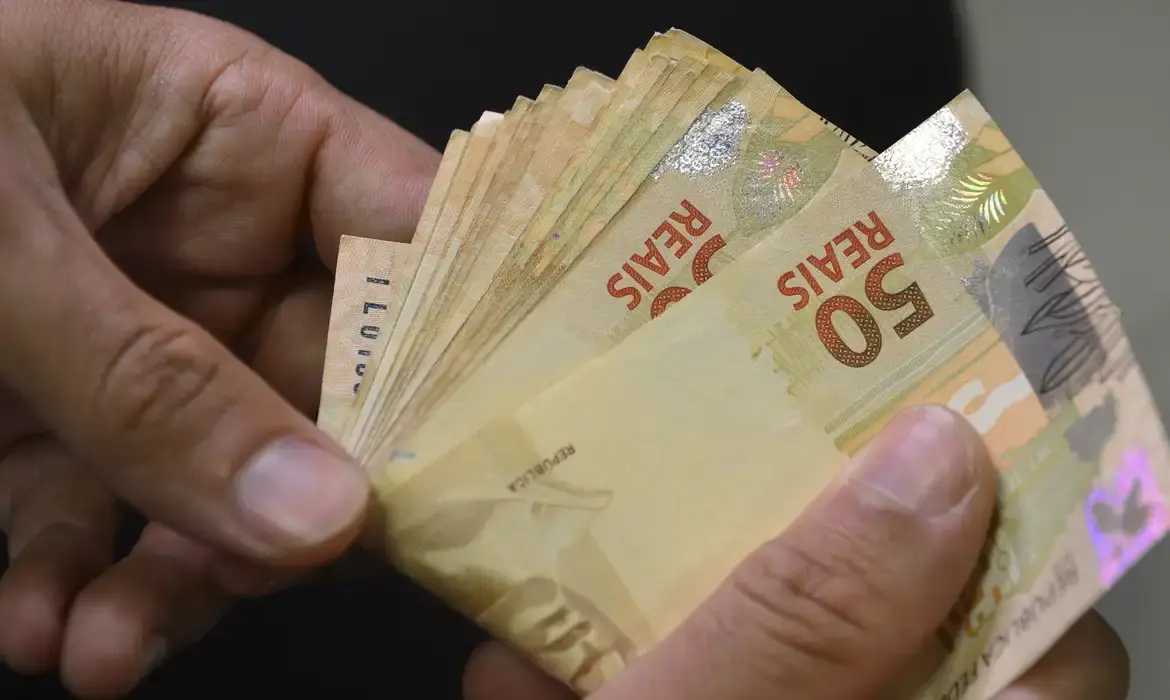 Segunda parcela do 13º salário deve ser paga até a próxima sexta-feira