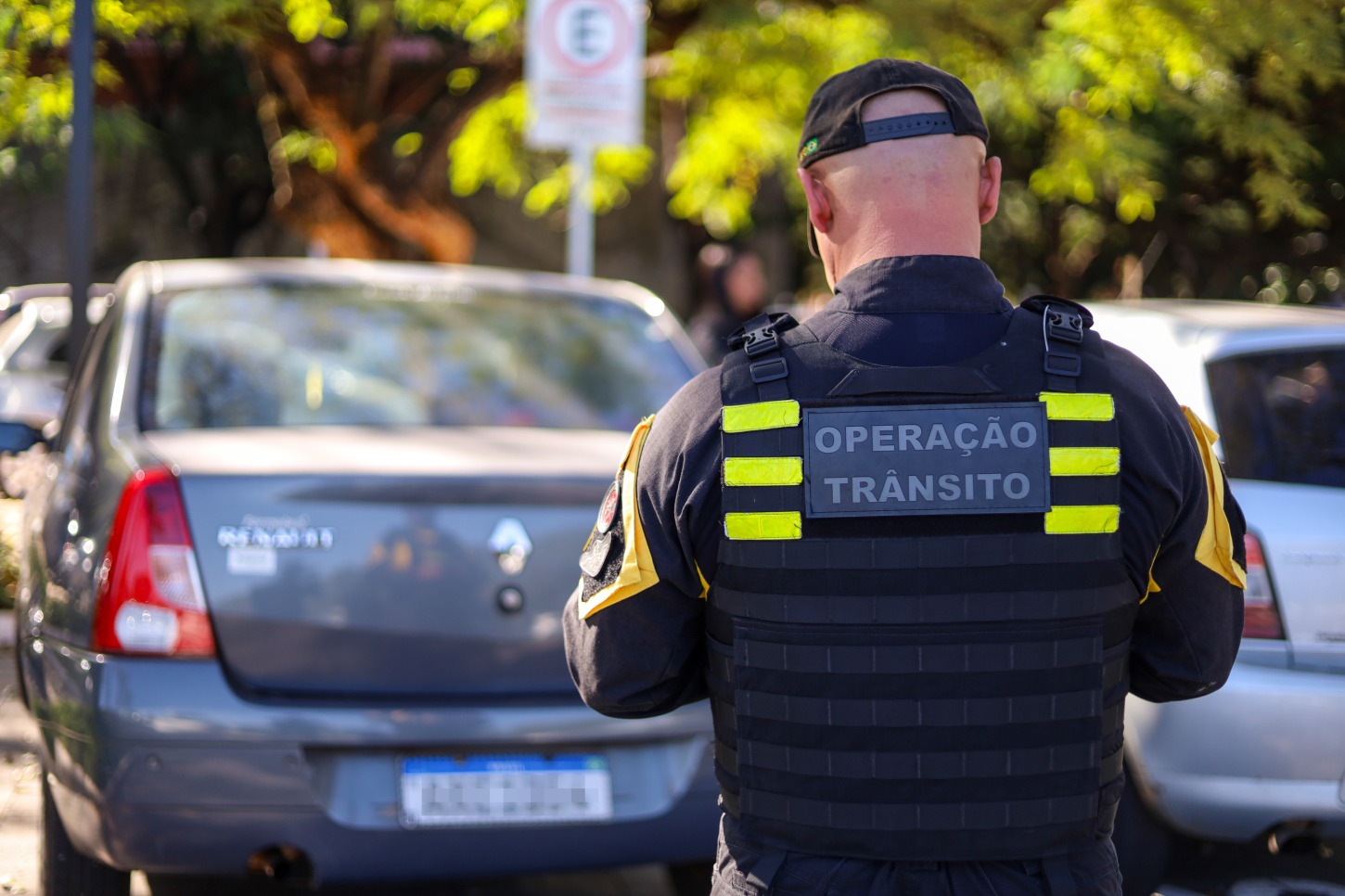 Uso do celular ao volante entre as principais causas de acidentes em Maringá