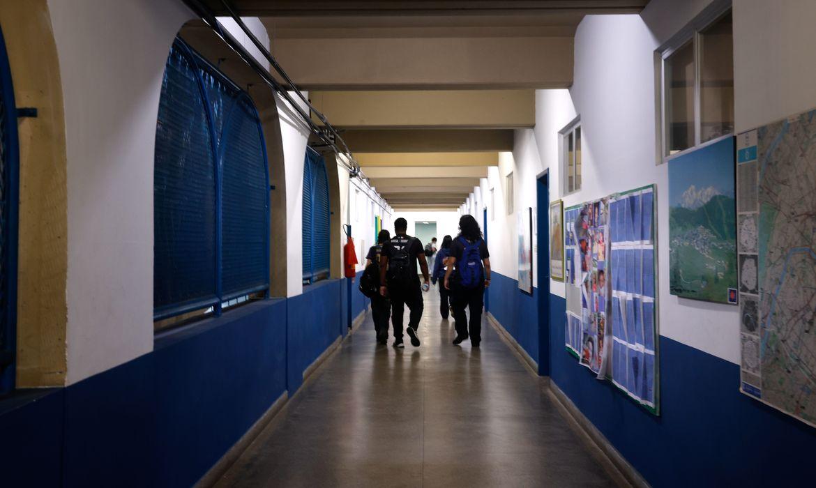 Quatro em cada dez adolescentes já sofreram bullying na escola