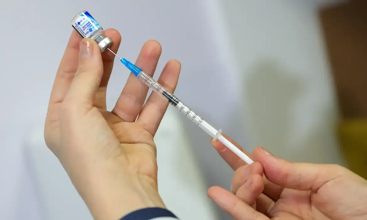Vacina da gripe: Ministério da Saúde rebate informações falsas nas redes sociais