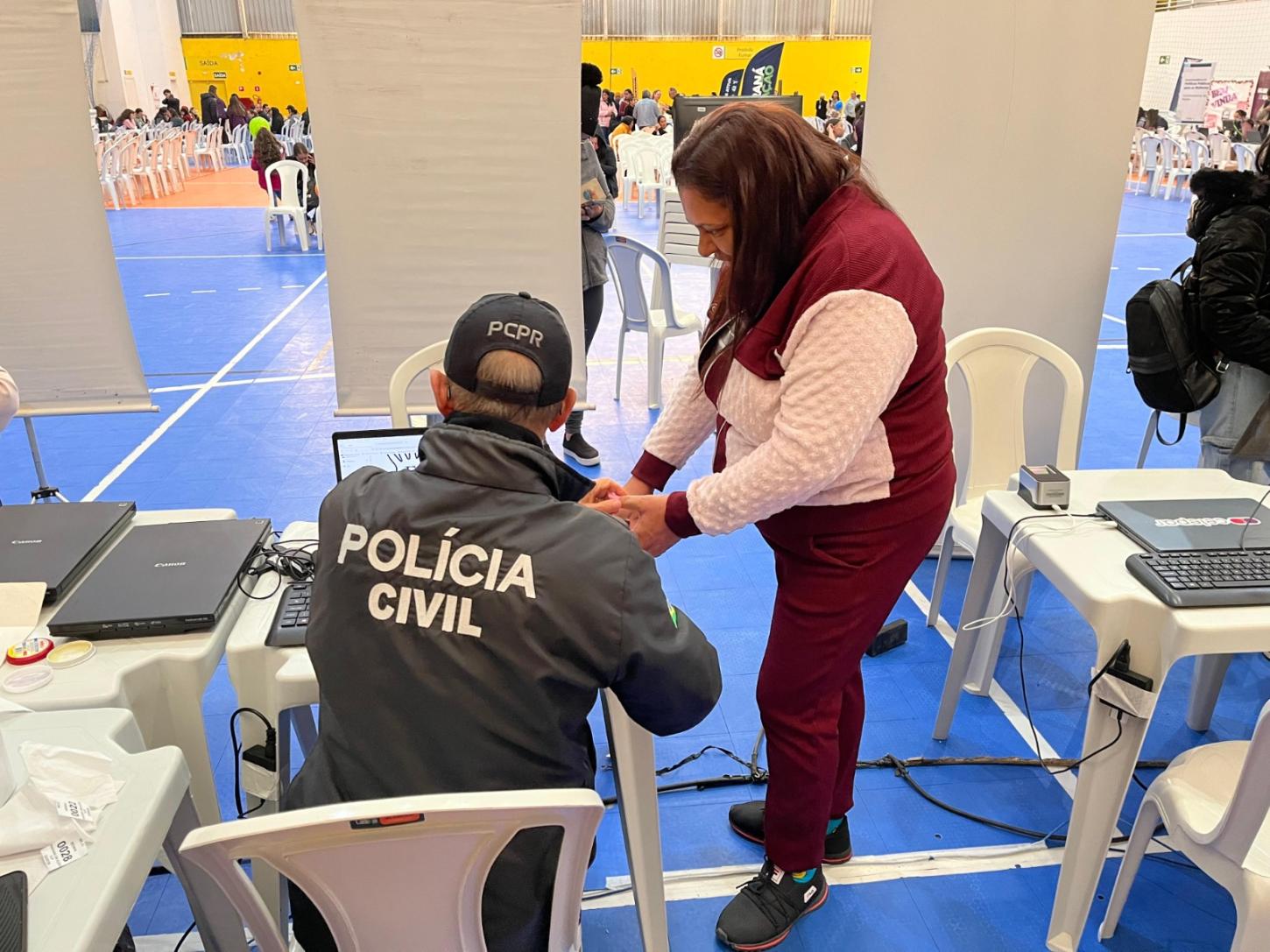 PCPR na Comunidade oferece serviços de polícia judiciária à população de Paranavaí