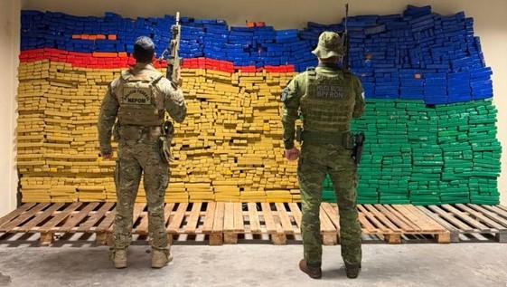 PF e BPFron fazem apreensão de 2.175 kg de maconha em cidade do Noroeste