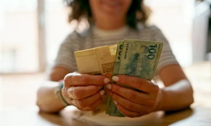 Começou pagamento da segunda parcela do 13º salário para aposentados do INSS
