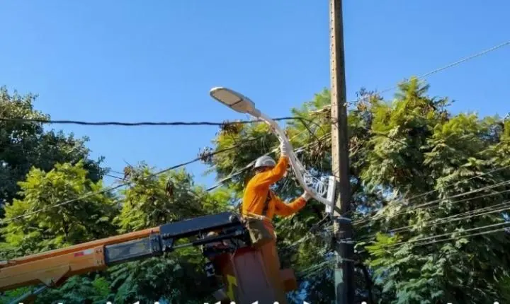 Prefeitura de Paranavaí inicia trabalho de troca das luminárias 